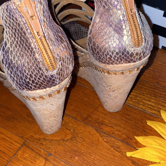 ❤️ Not Rated 7.5 - Picture 5 of 5